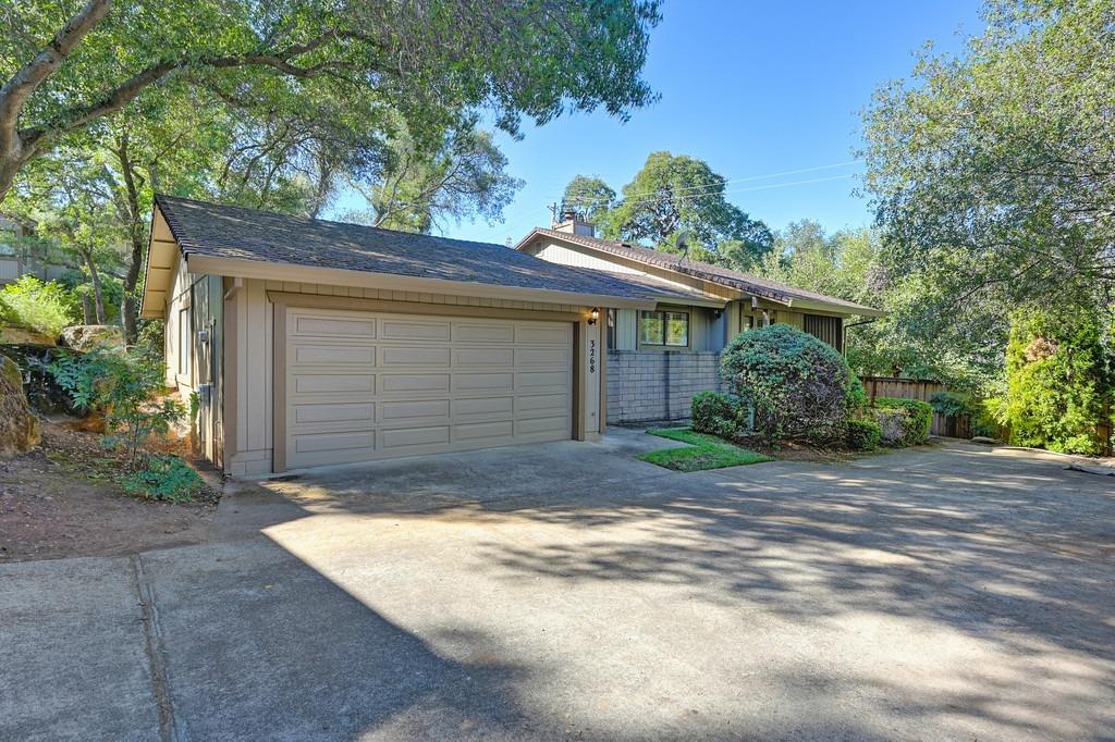 Photo of 3268 Heights Dr in Cameron Park, CA