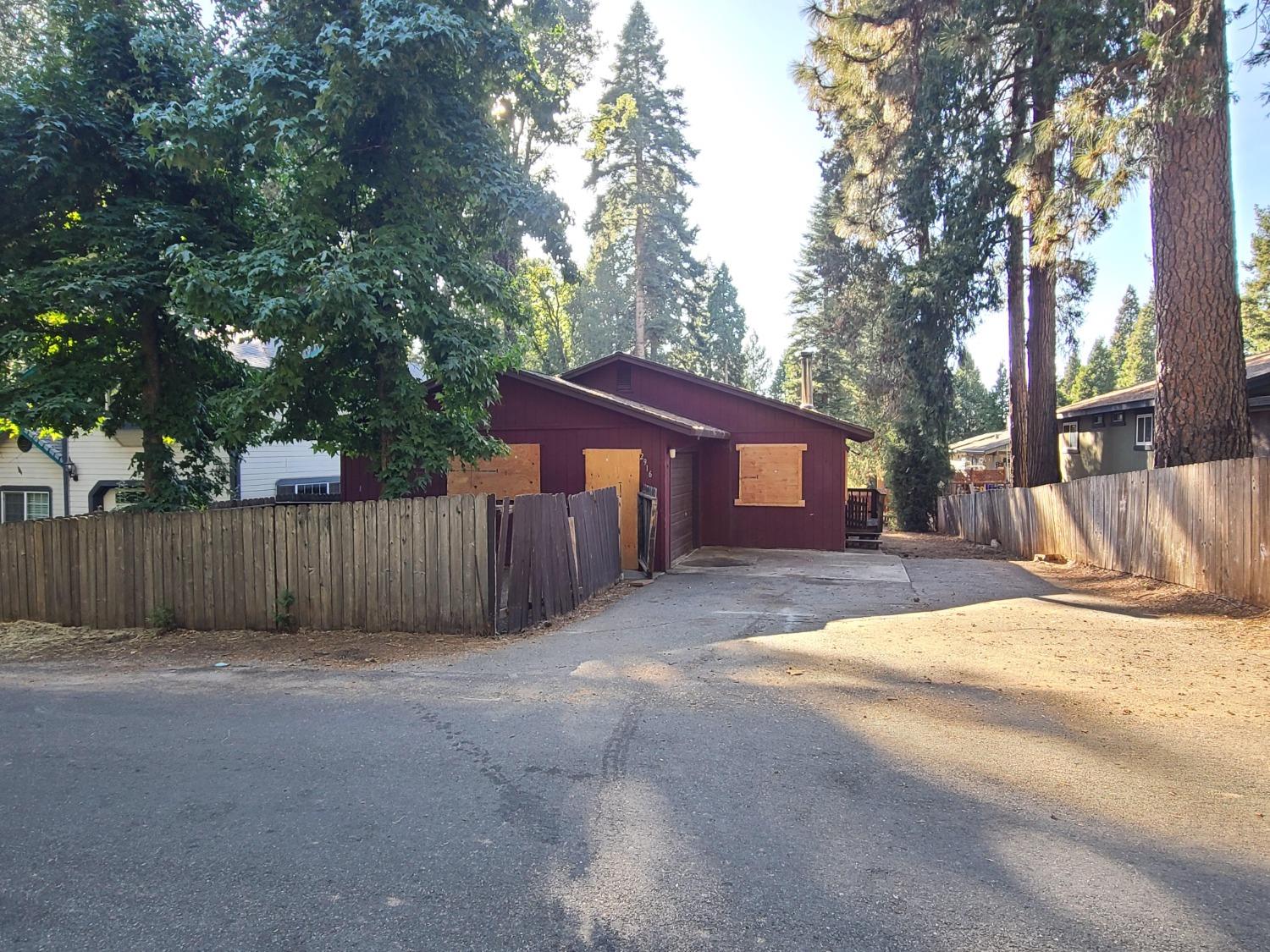 Photo of 2916 Polaris St in Pollock Pines, CA