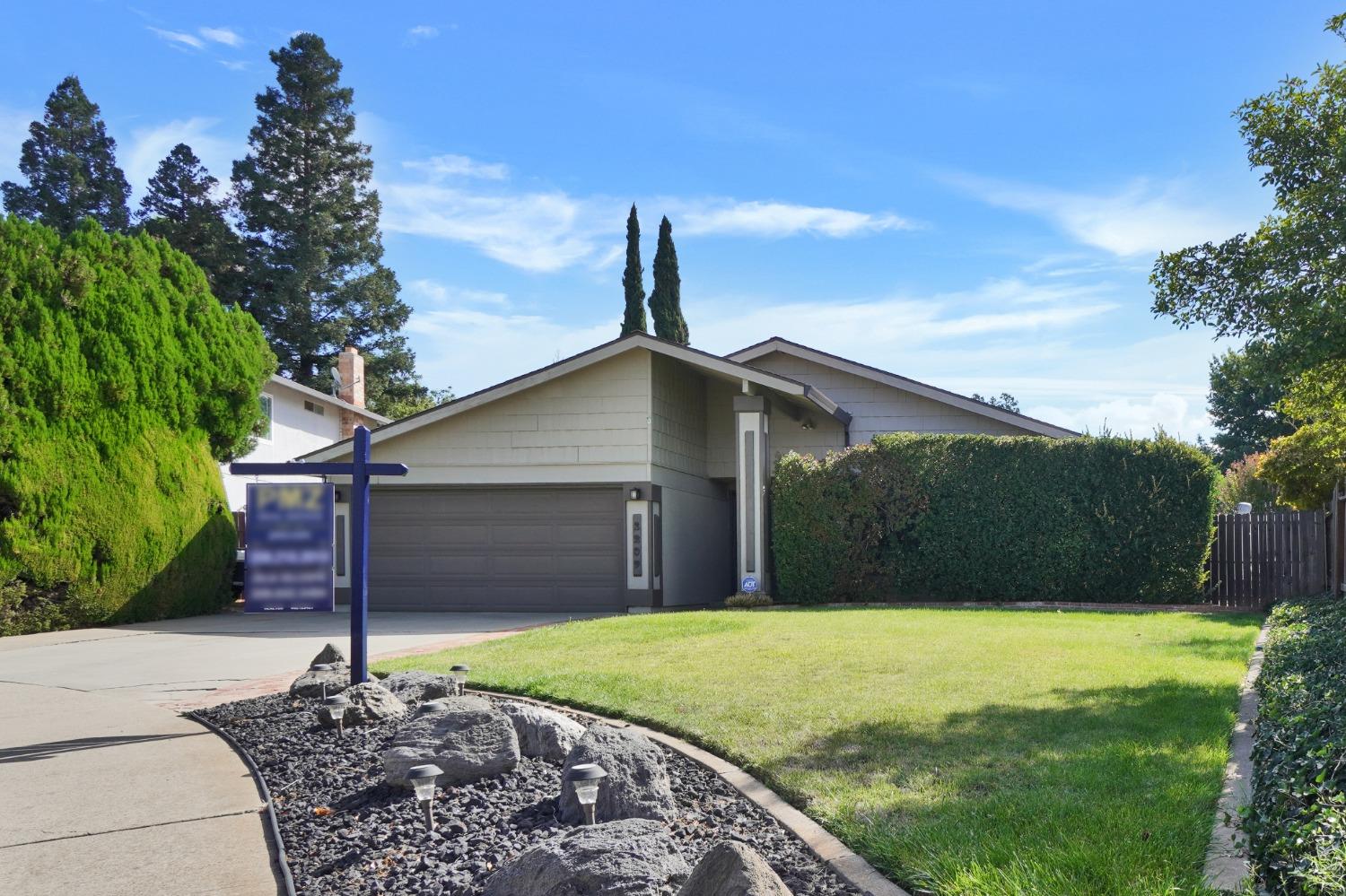 Photo of 3209 Korovo Ct in Sacramento, CA
