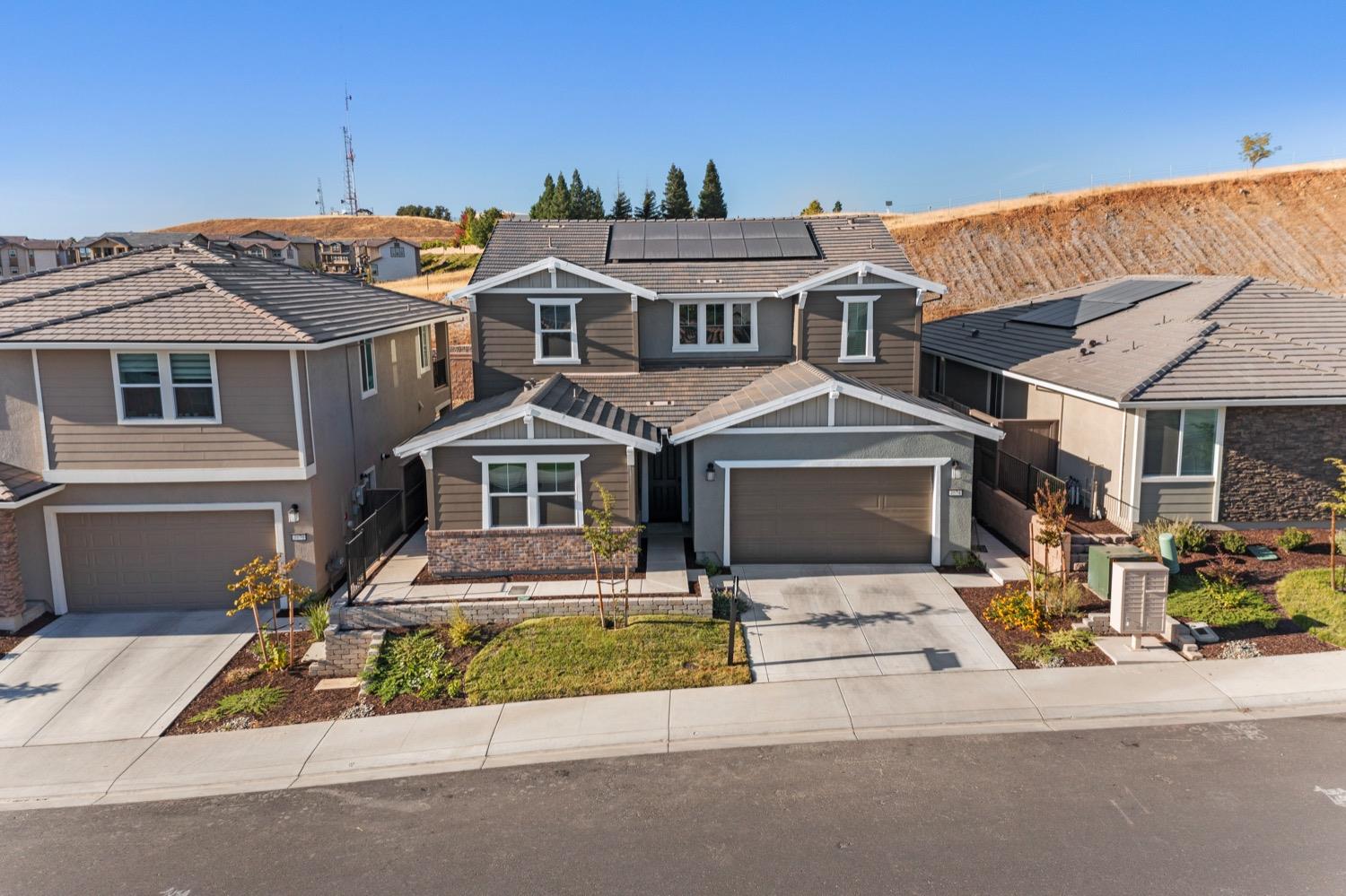 Photo of 4674 Scenic Vista Dr in Folsom, CA