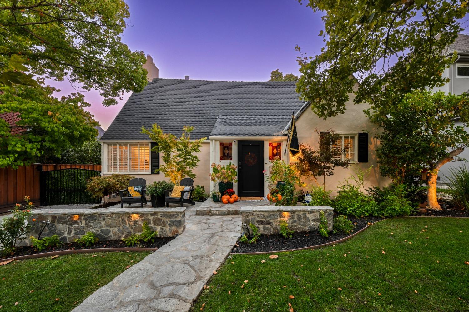Photo of 809 46th St in Sacramento, CA