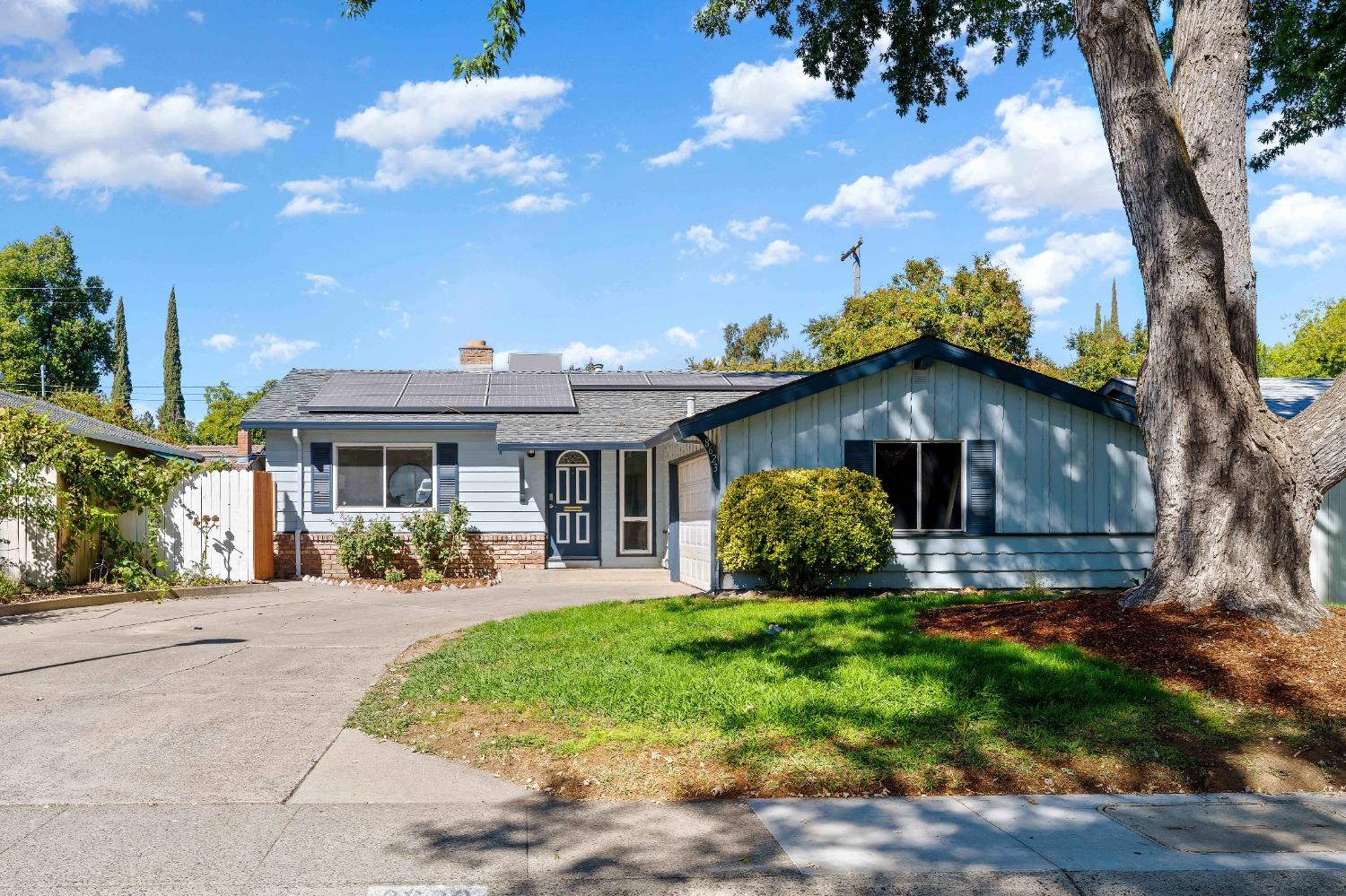 Photo of 8623 Cliffwood Wy in Sacramento, CA