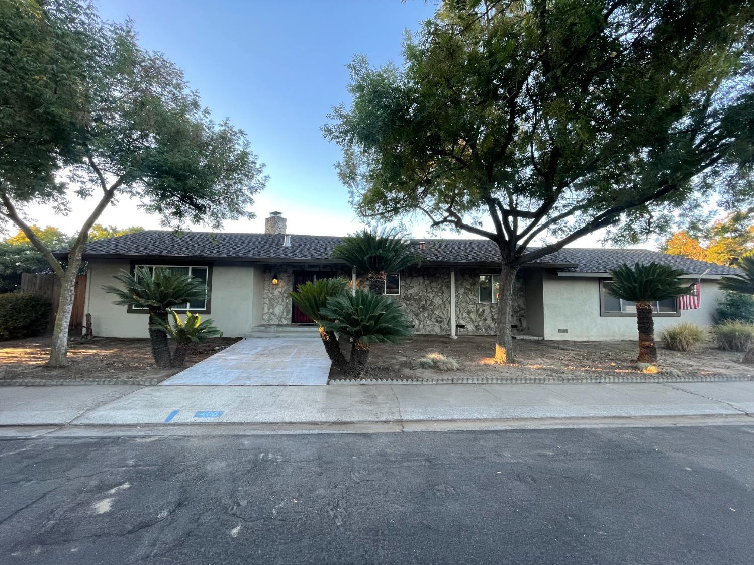 Photo of 400 Troy Wy in Modesto, CA