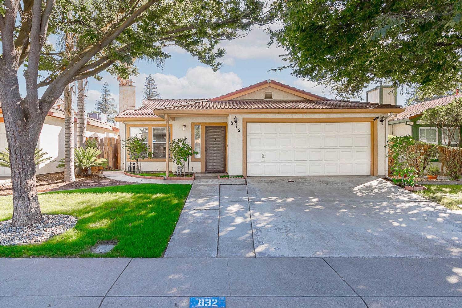 Photo of 832 Pennington Pl in Modesto, CA