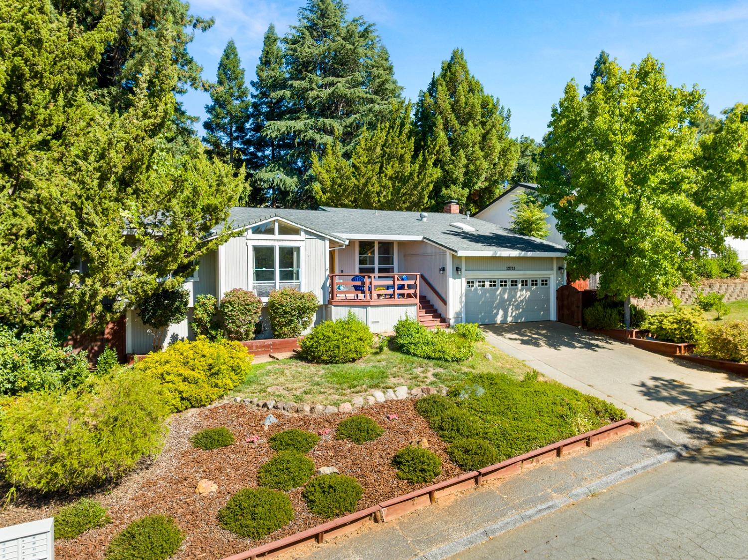 Photo of 12715 Shockley Ct in Auburn, CA