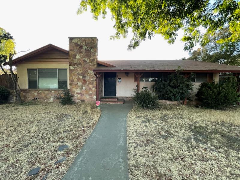 Photo of 407 N Emerald Ave in Modesto, CA