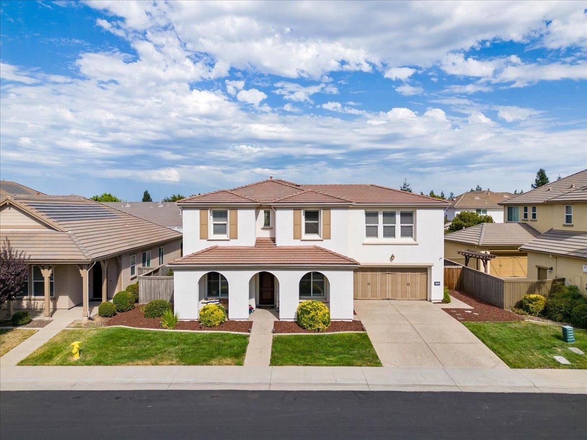 Photo of 2663 Woodgate Wy in Roseville, CA