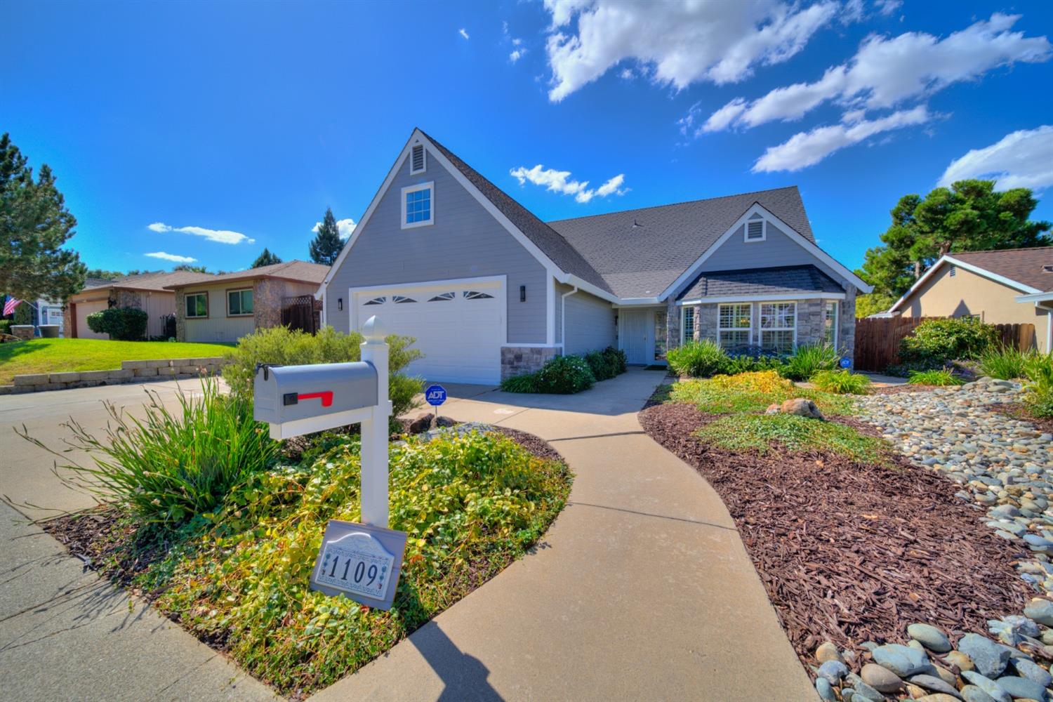 Photo of 1109 Salmon Dr in Roseville, CA