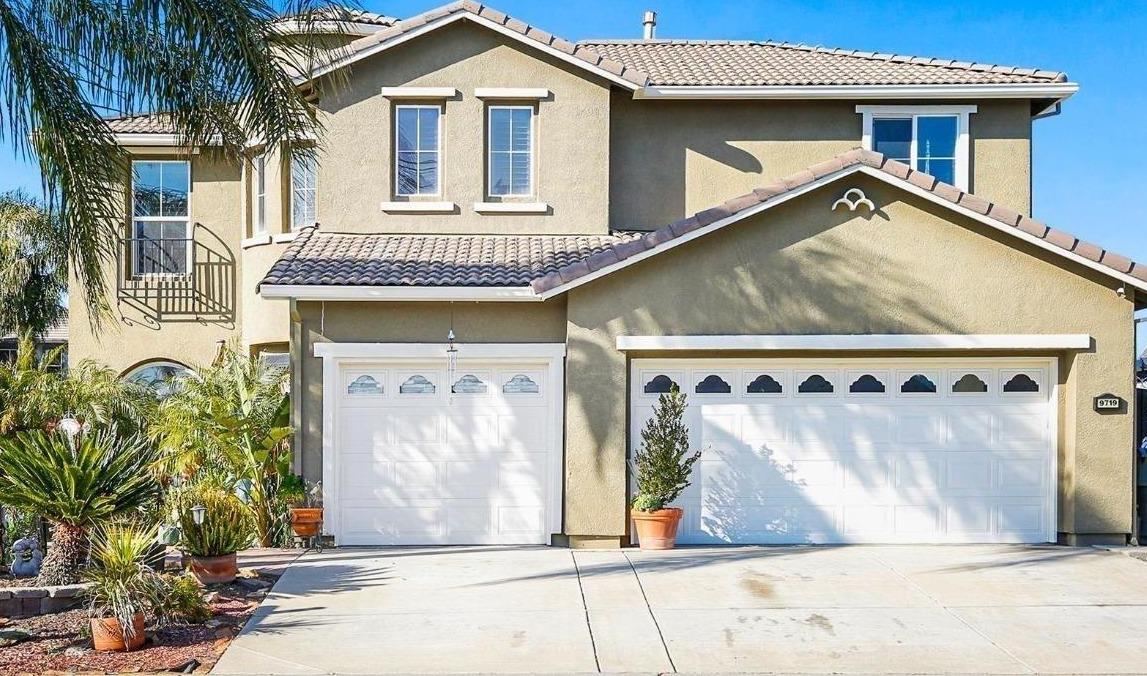 Photo of 9719 Vintage Park Dr in Sacramento, CA