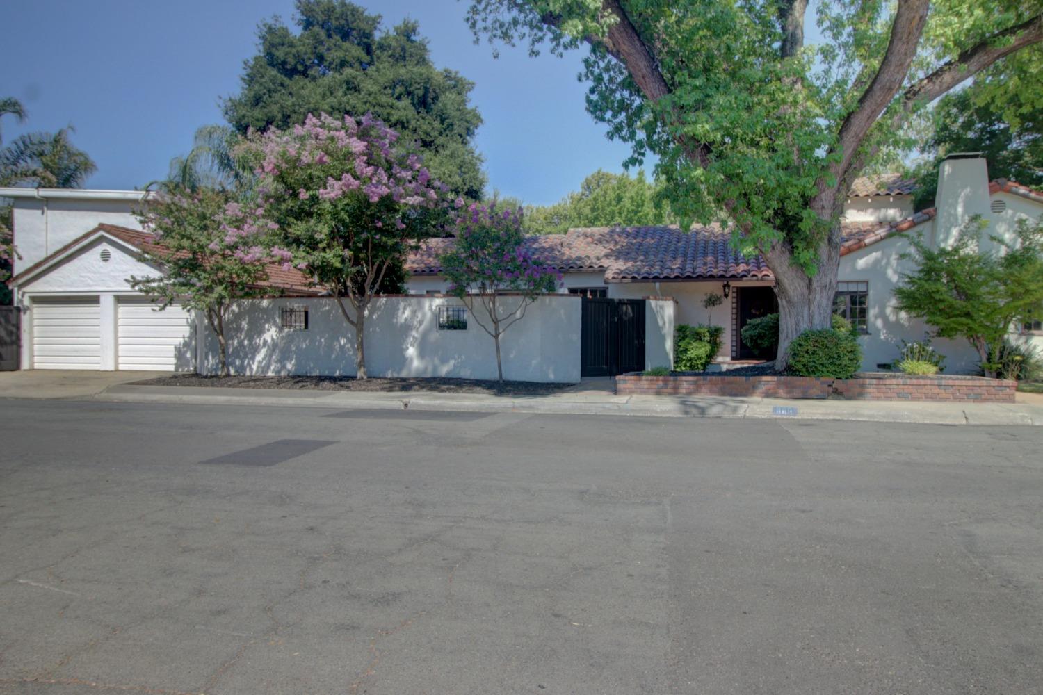 Photo of 900 Brady Ave in Modesto, CA