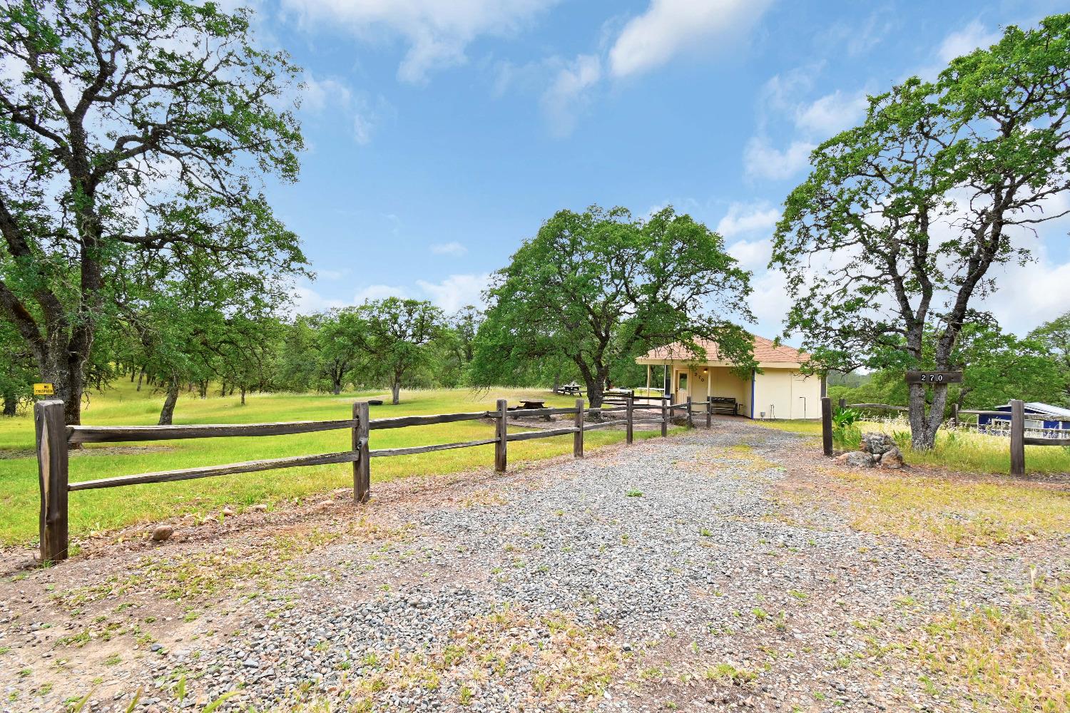Photo of 270 Dustin Ln in Oroville, CA