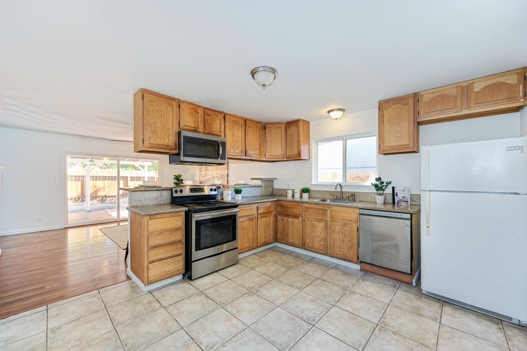 Waterbury Way, Fair Oaks, California image 19