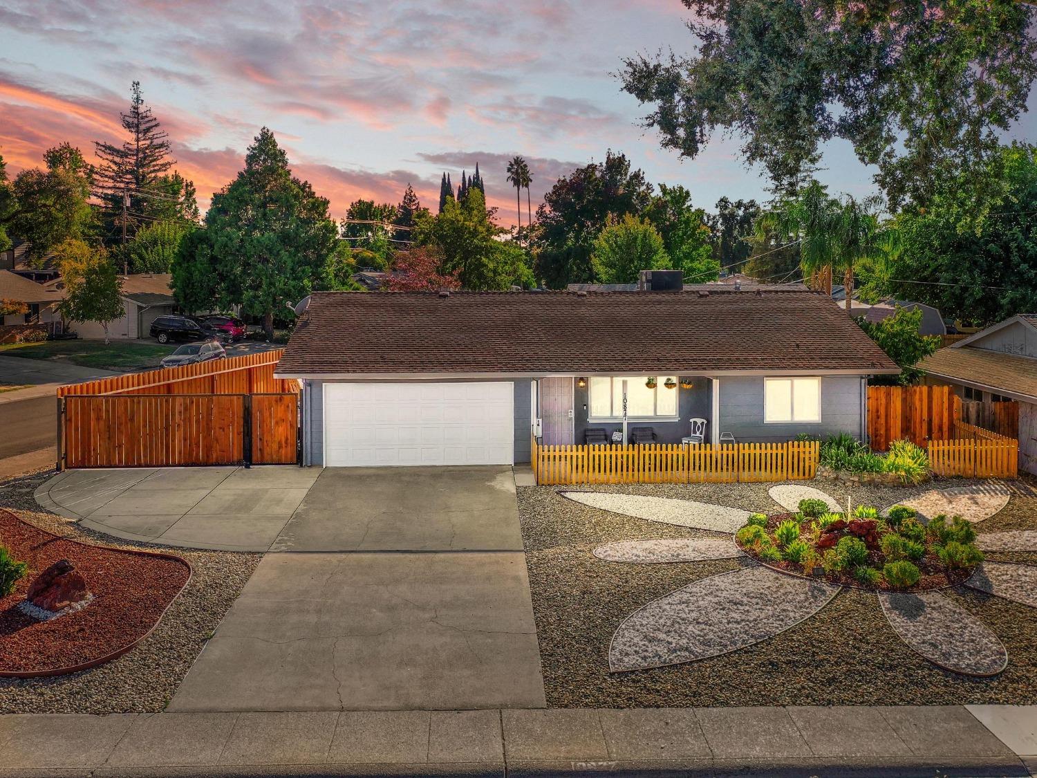 Photo of 10877 Oakton Wy in Rancho Cordova, CA