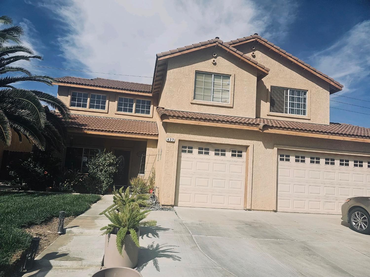 Photo of 427 Burgundy St in Los Banos, CA