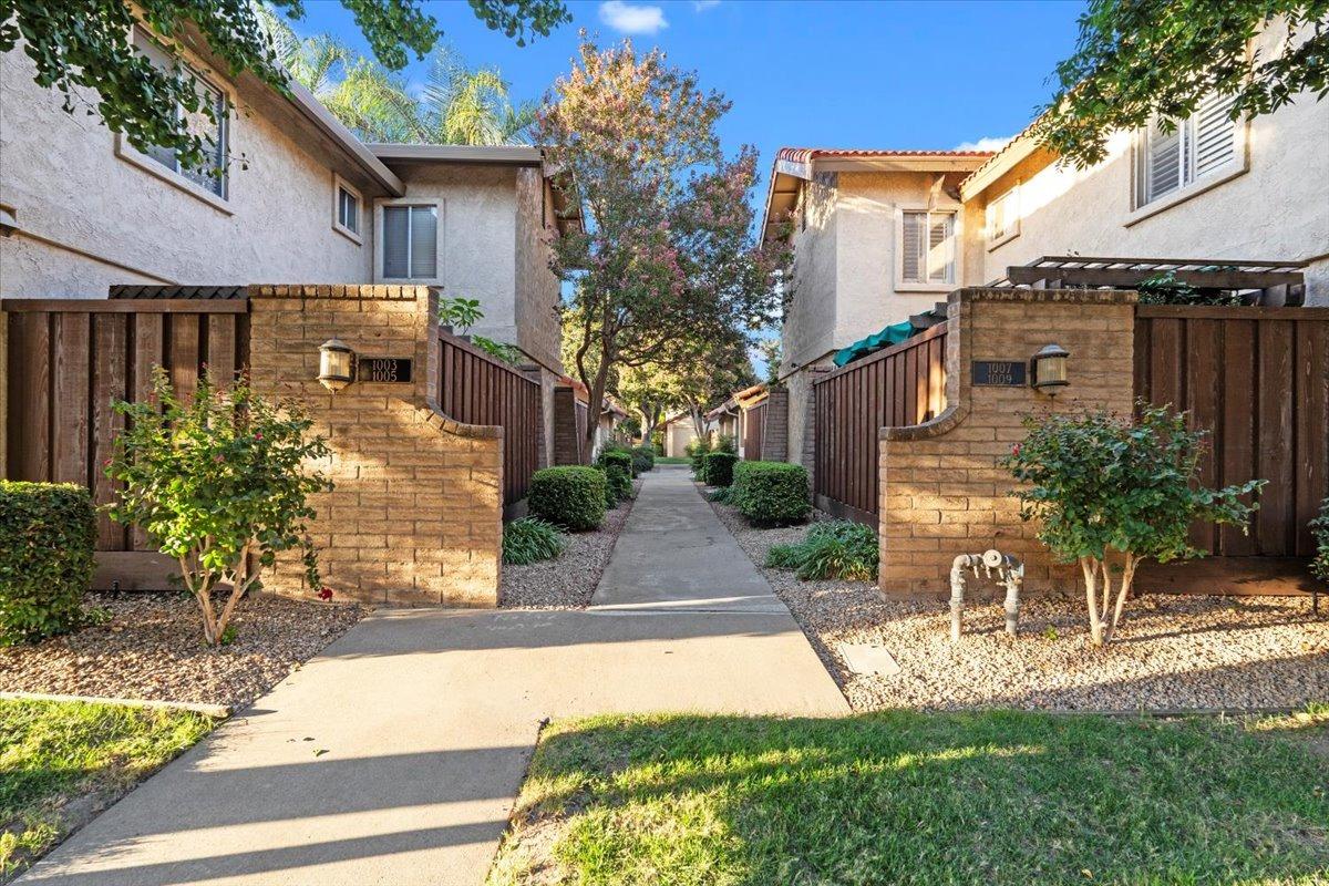 Photo of 1005 Claremont Ct in Modesto, CA