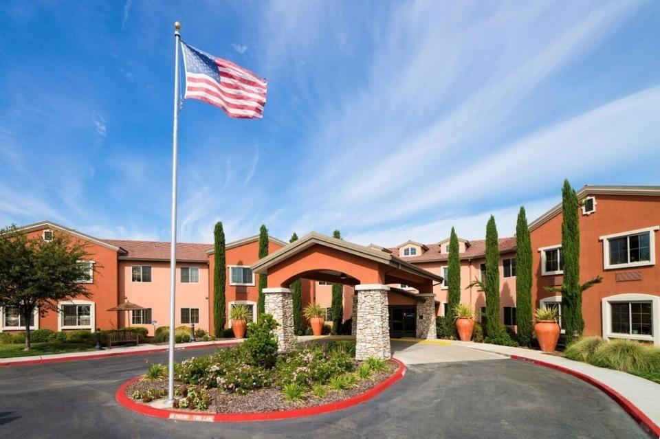 Photo of 1257 Marseille Ln in Roseville, CA