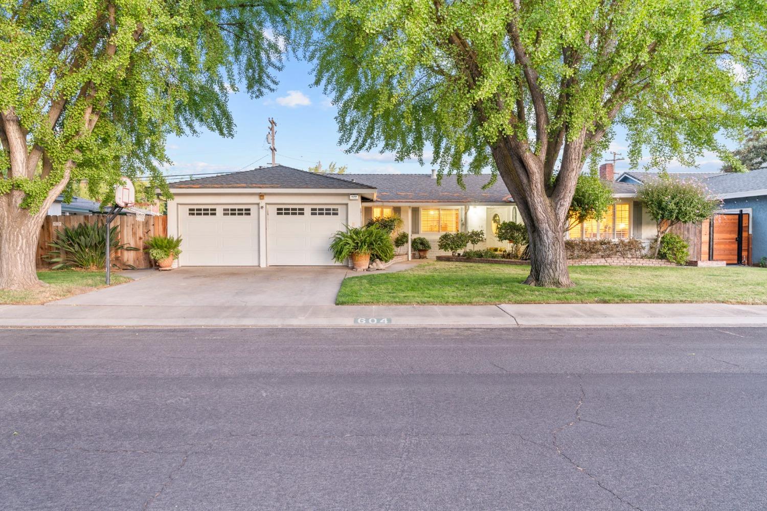 Photo of 604 Westchester Ct in Modesto, CA