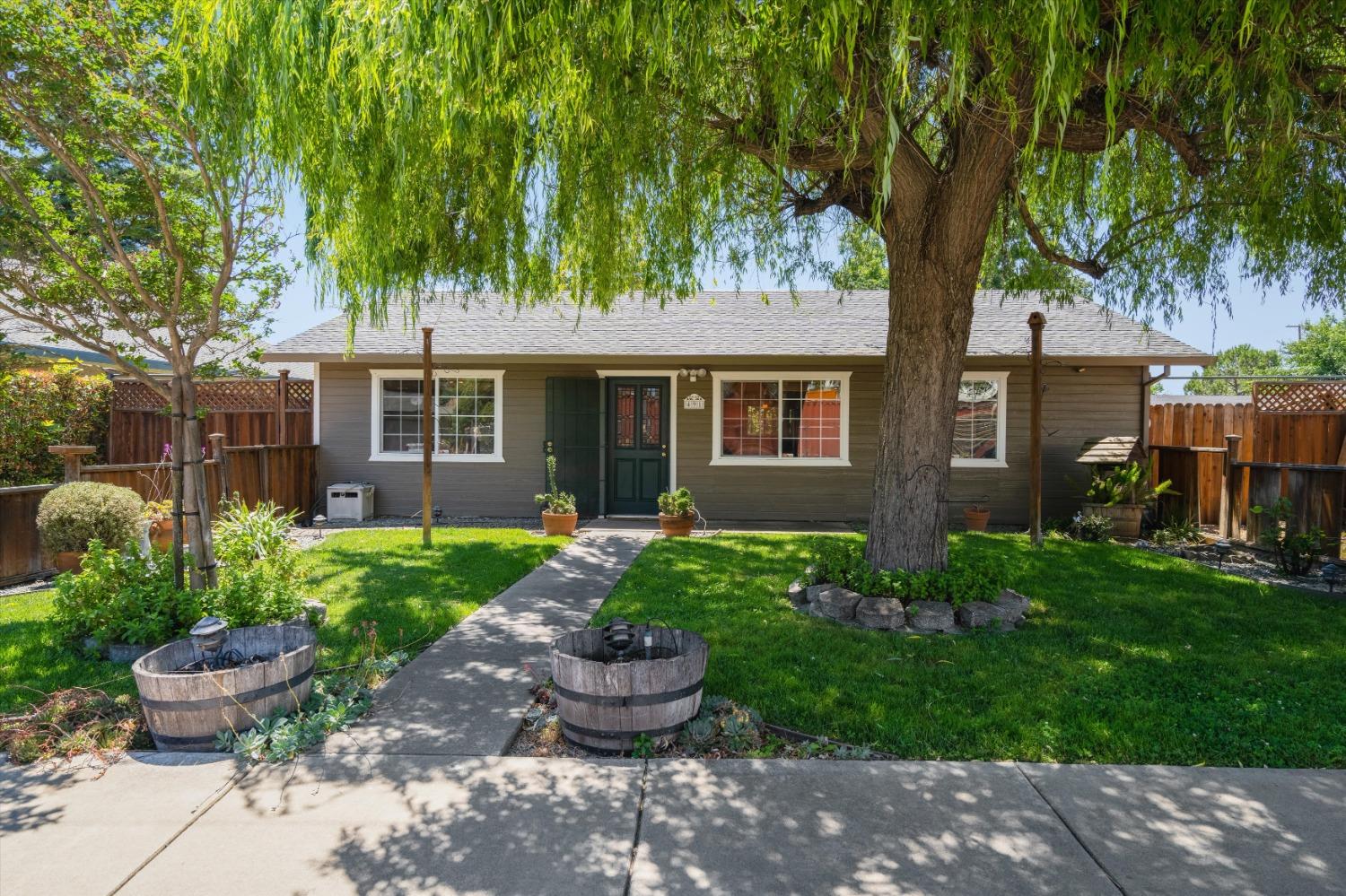 Photo of 491 Aleut St in Biggs, CA