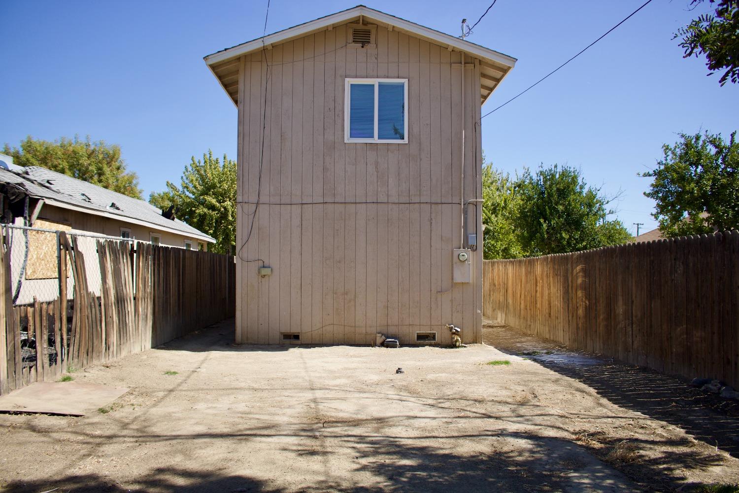 Buchanan Street, Coalinga, California image 17