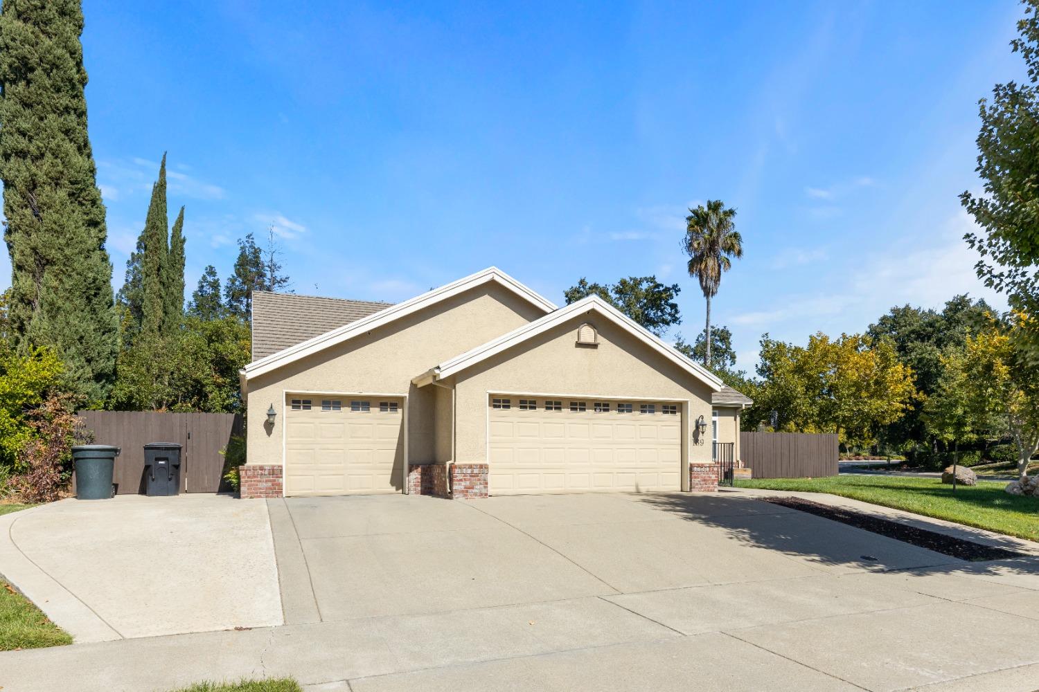 Photo of 189 Valleywood Dr in Roseville, CA