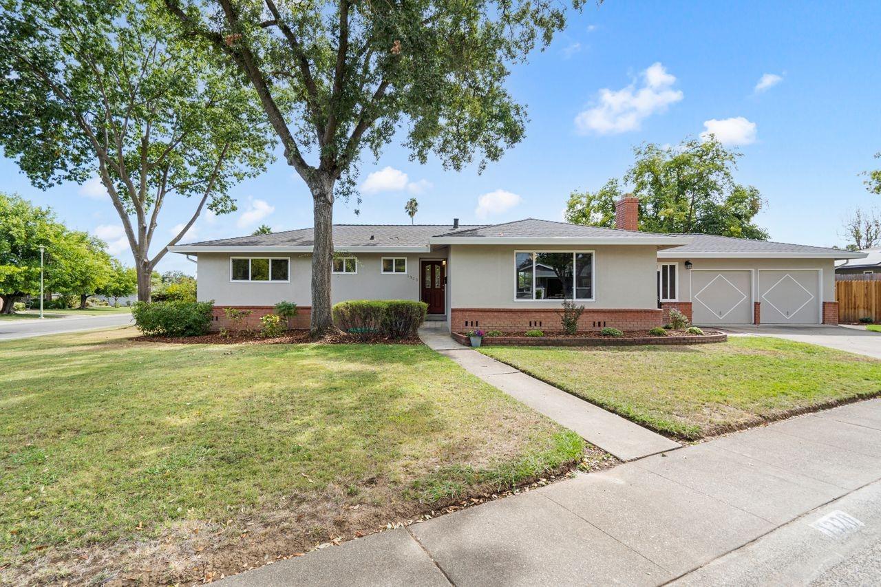 Photo of 1320 Munger Wy in Sacramento, CA