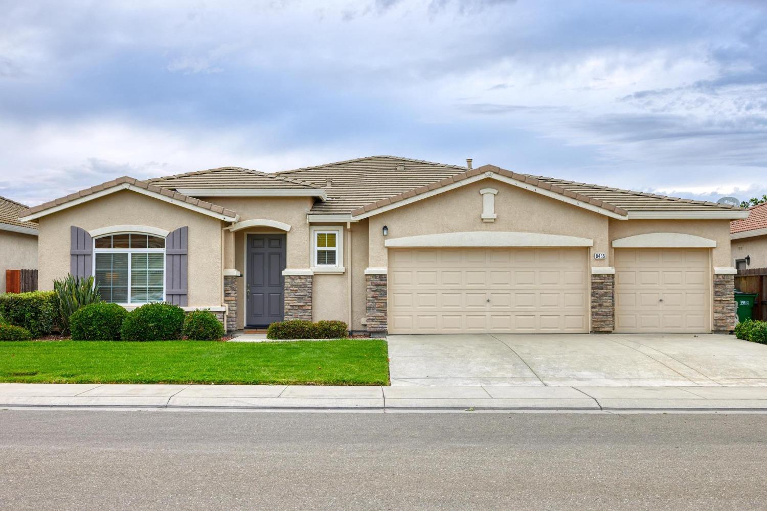 Photo of 9455 Ravenna Ln in Stockton, CA