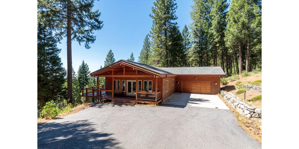 Photo of 23090 Missouri Ridge Dr in Nevada City, CA