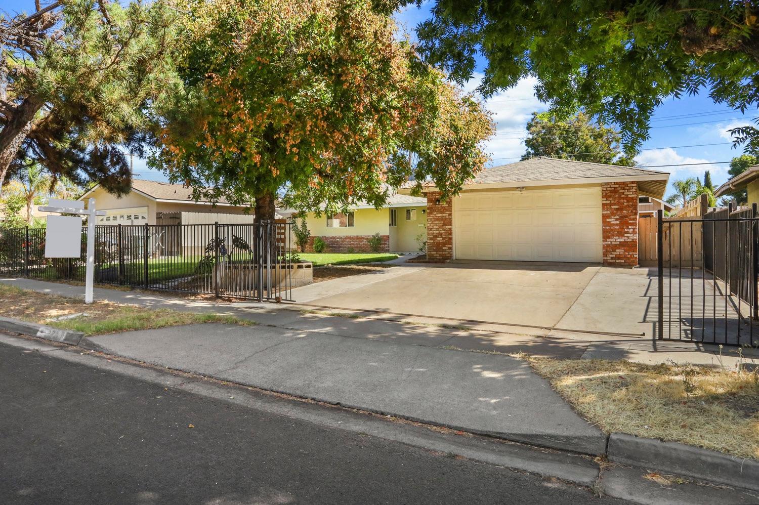 Photo of 2204 Carver Rd in Modesto, CA