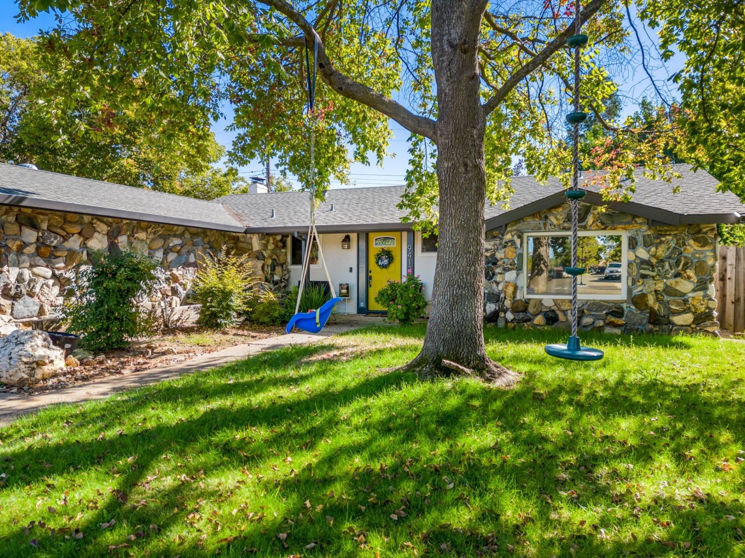 Photo of 9412 Lk Natoma in Orangevale, CA