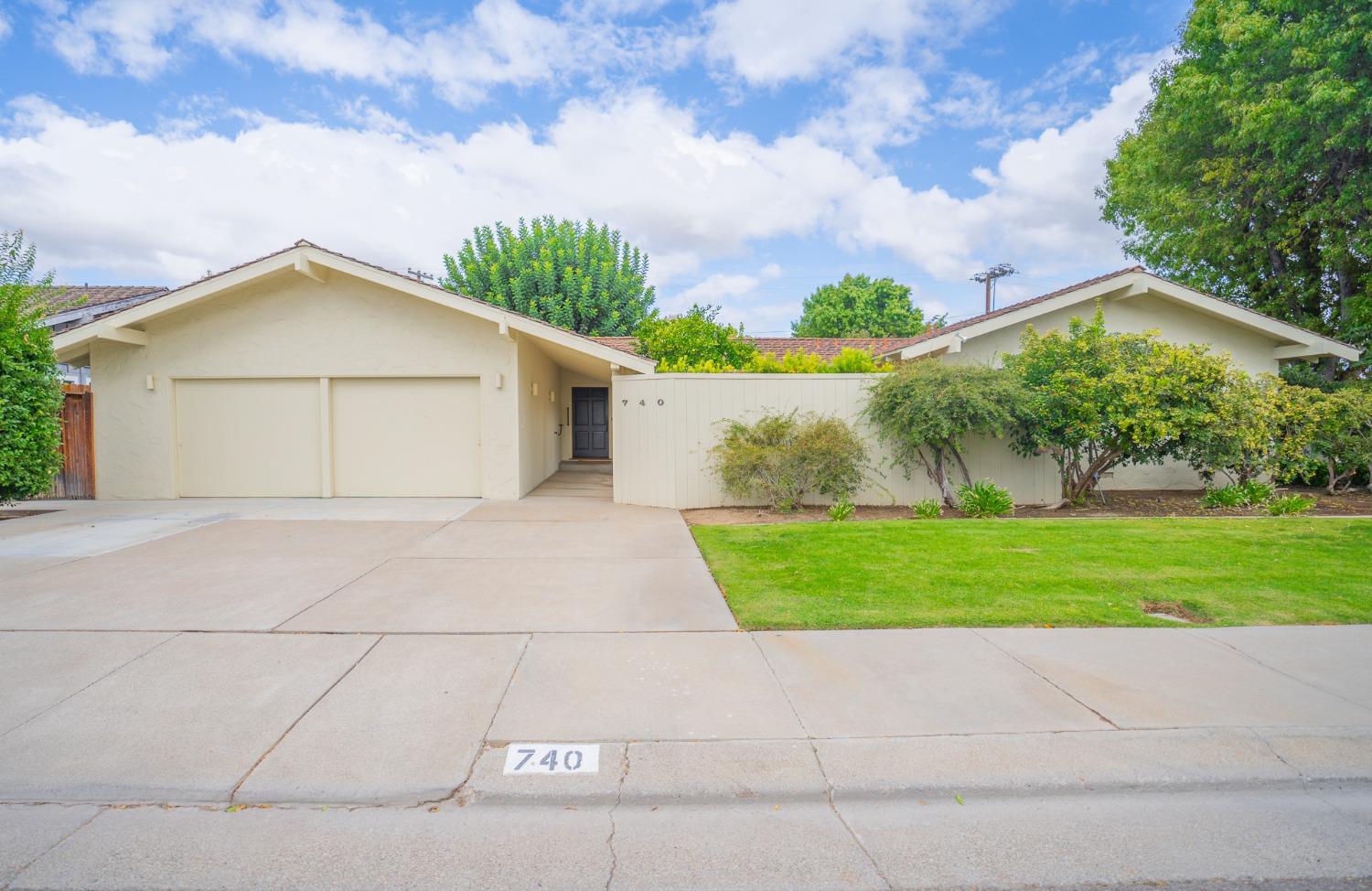 Photo of 740 Monroe Ave in Los Banos, CA