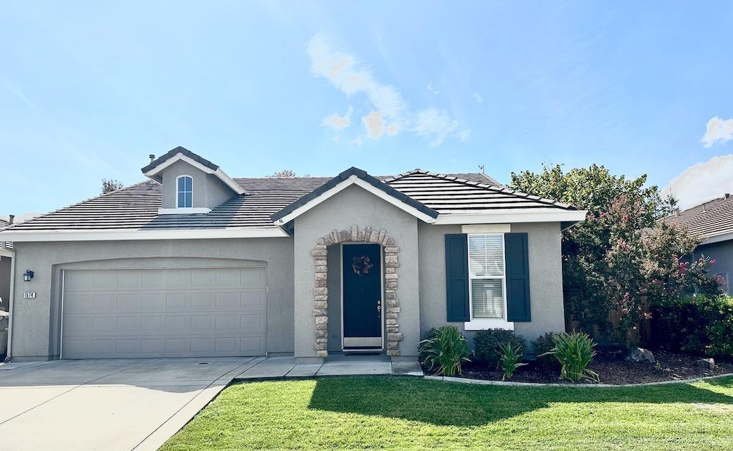 Photo of 1574 Alicia Wy in Sacramento, CA