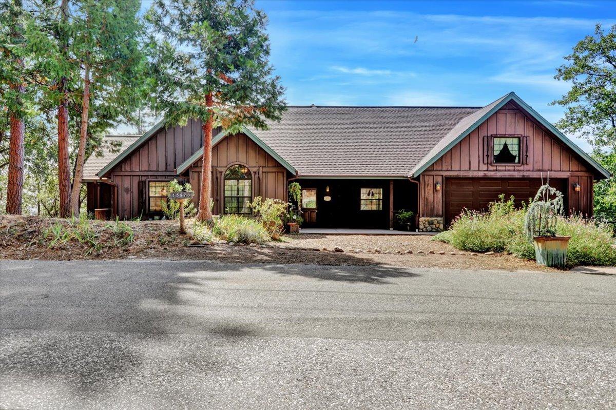 Photo of 15873 Mountain View Dr in Nevada City, CA