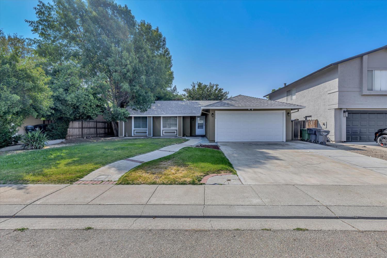 Photo of 1630 Valerie Ln in Tracy, CA