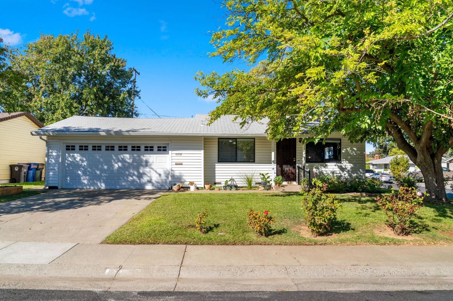 Photo of 10552 Mills Acres Cir in Rancho Cordova, CA