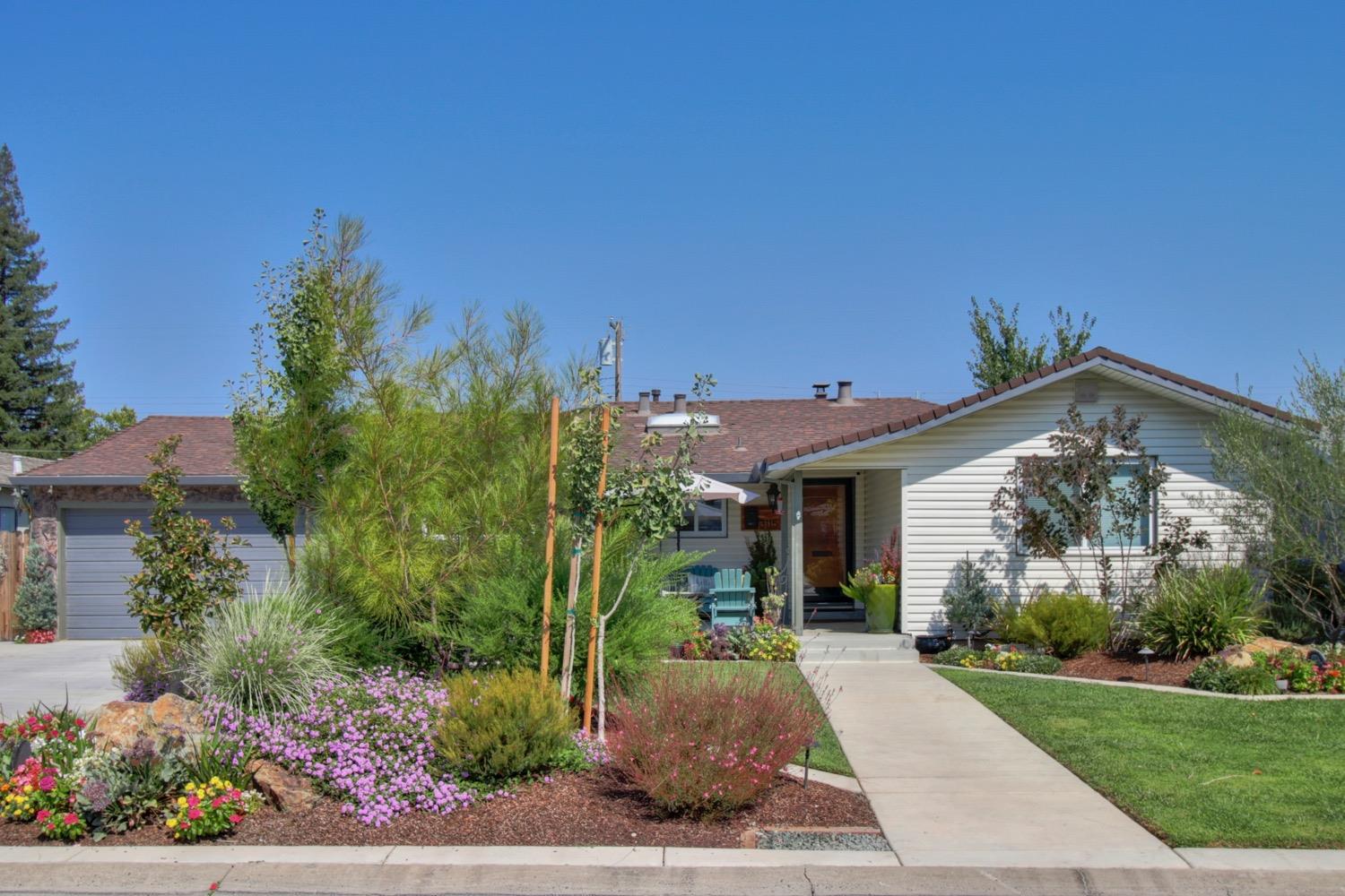 Photo of 3115 Leatha Wy in Sacramento, CA