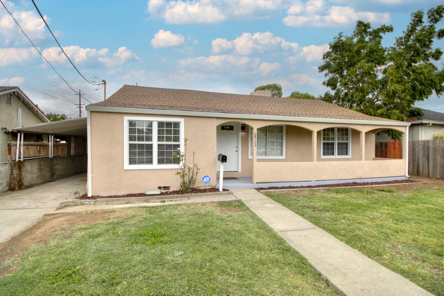 Photo of 2711 Norwood Ave in Sacramento, CA