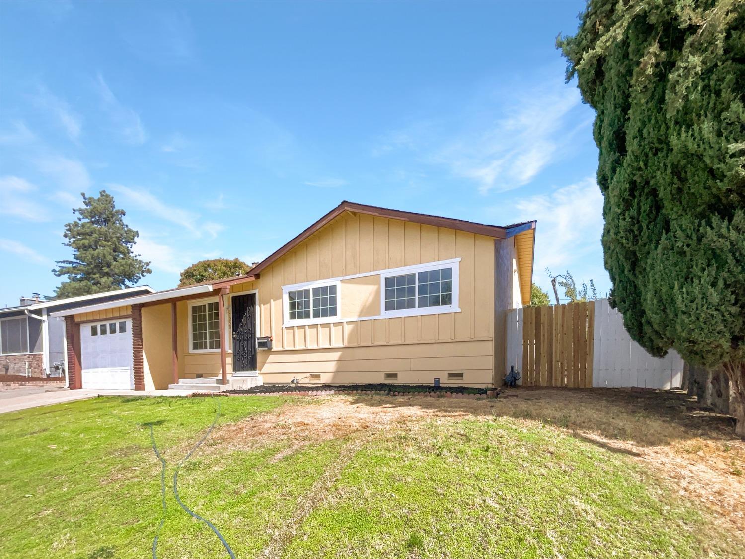Photo of 7258 Carriage Dr in Citrus Heights, CA