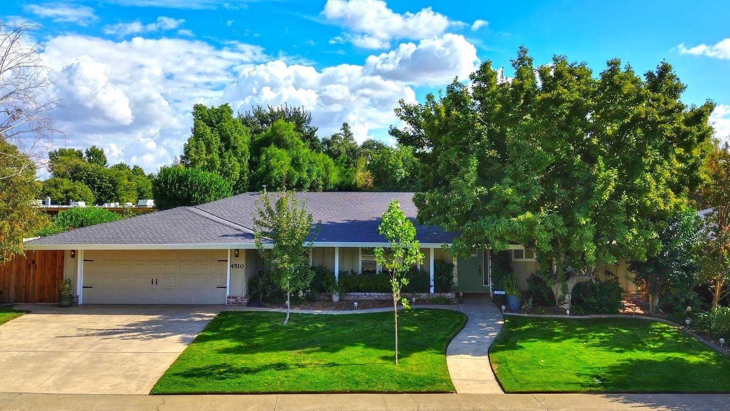 Photo of 4510 American River Dr in Sacramento, CA