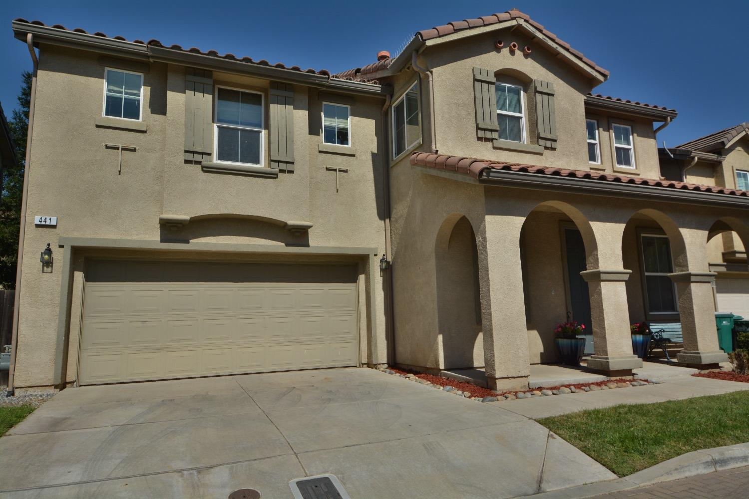 Photo of 441 San Pietro Ln in Lodi, CA