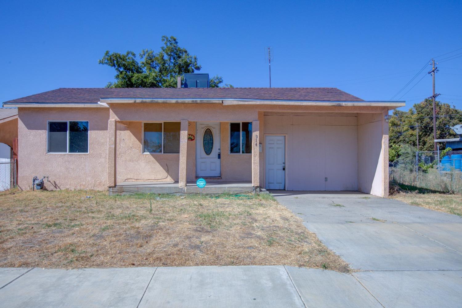 Detail Gallery Image 1 of 1 For 914 4th St, Livingston,  CA 95334 - 3 Beds | 1 Baths