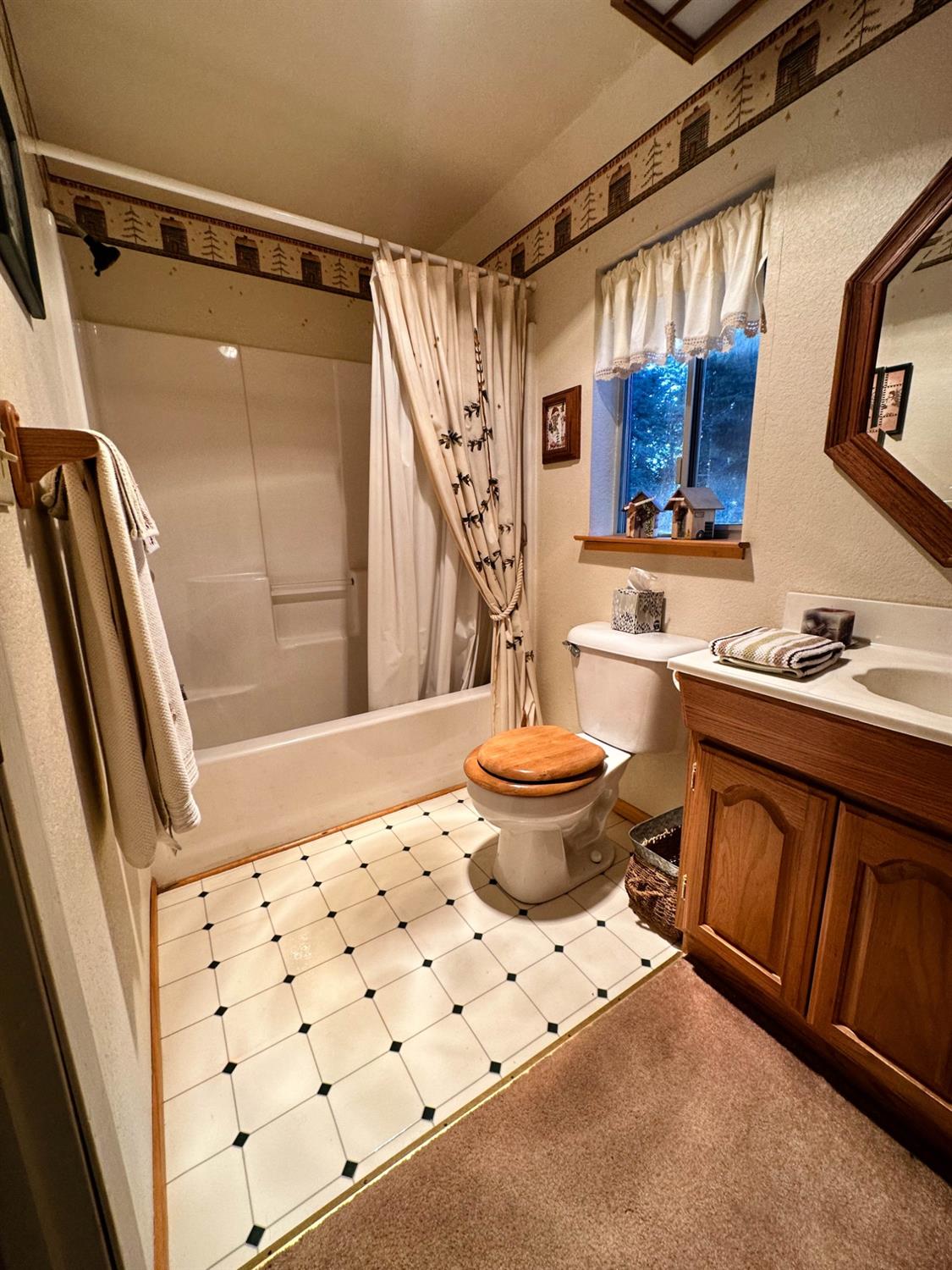 Detail Gallery Image 18 of 22 For 10625 Crystal Lake Rd, Soda Springs,  CA 95728 - 2 Beds | 2 Baths