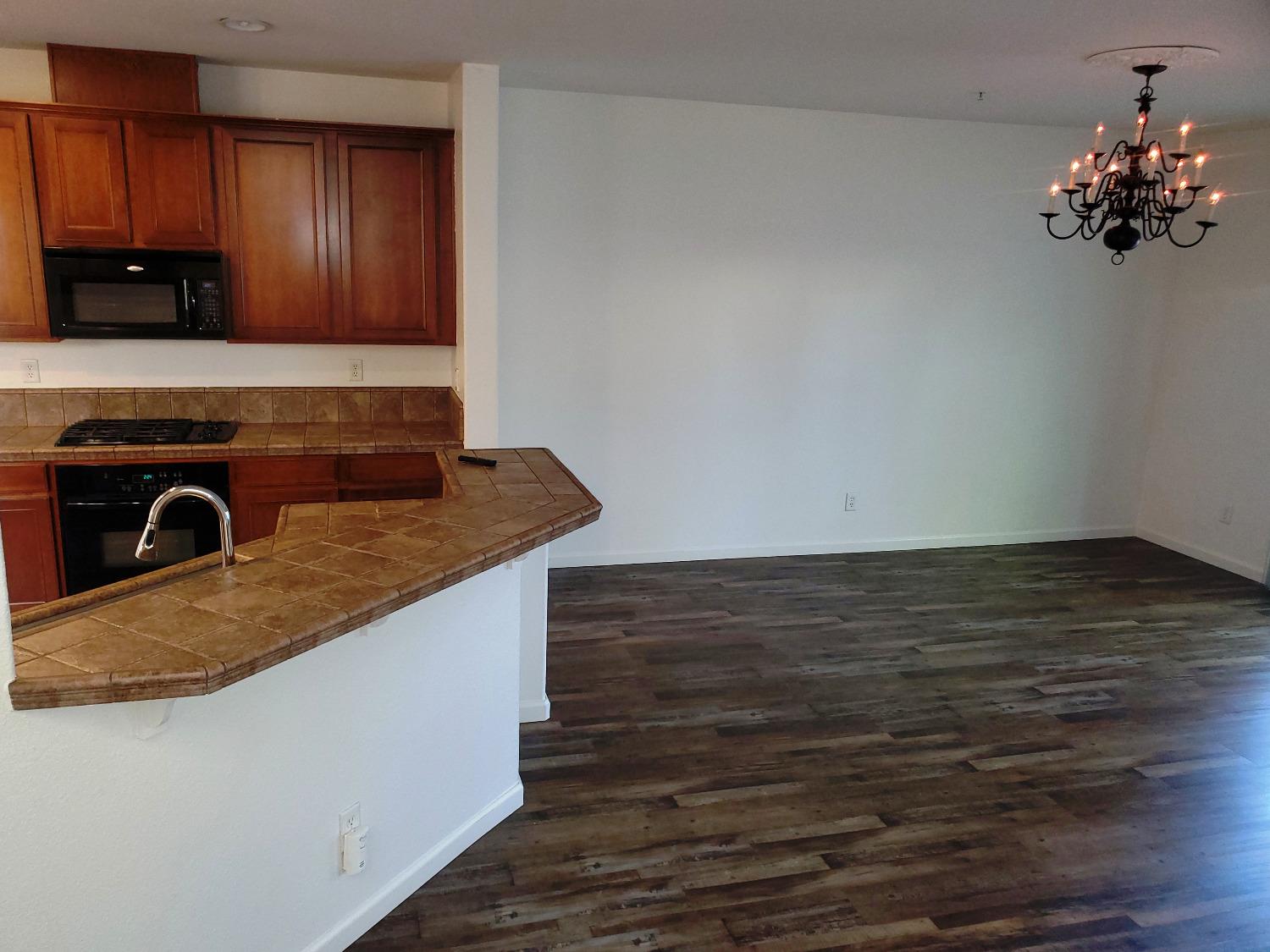 Photo #9: 223096906 Listing 