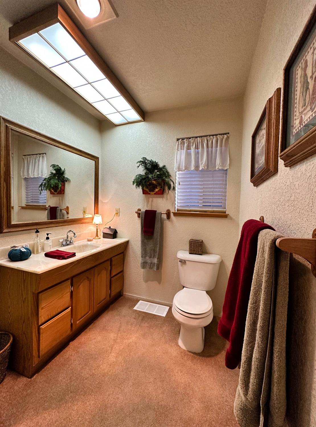 Detail Gallery Image 11 of 22 For 10625 Crystal Lake Rd, Soda Springs,  CA 95728 - 2 Beds | 2 Baths