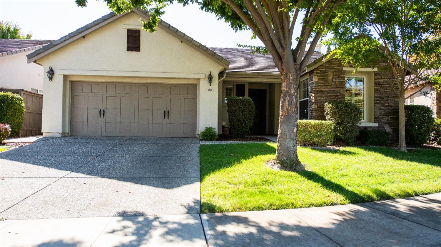 Photo of 60 Montilla Cir in Sacramento, CA