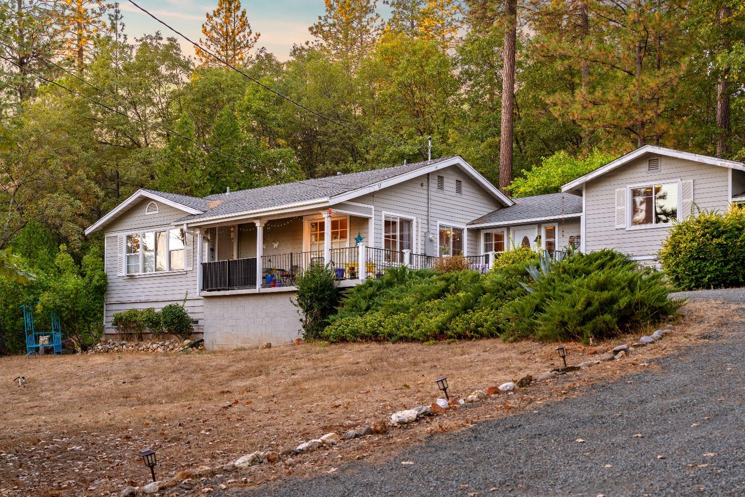 Detail Gallery Image 1 of 1 For 10960 Lyre Pl, Grass Valley,  CA 95945 - 3 Beds | 2/1 Baths