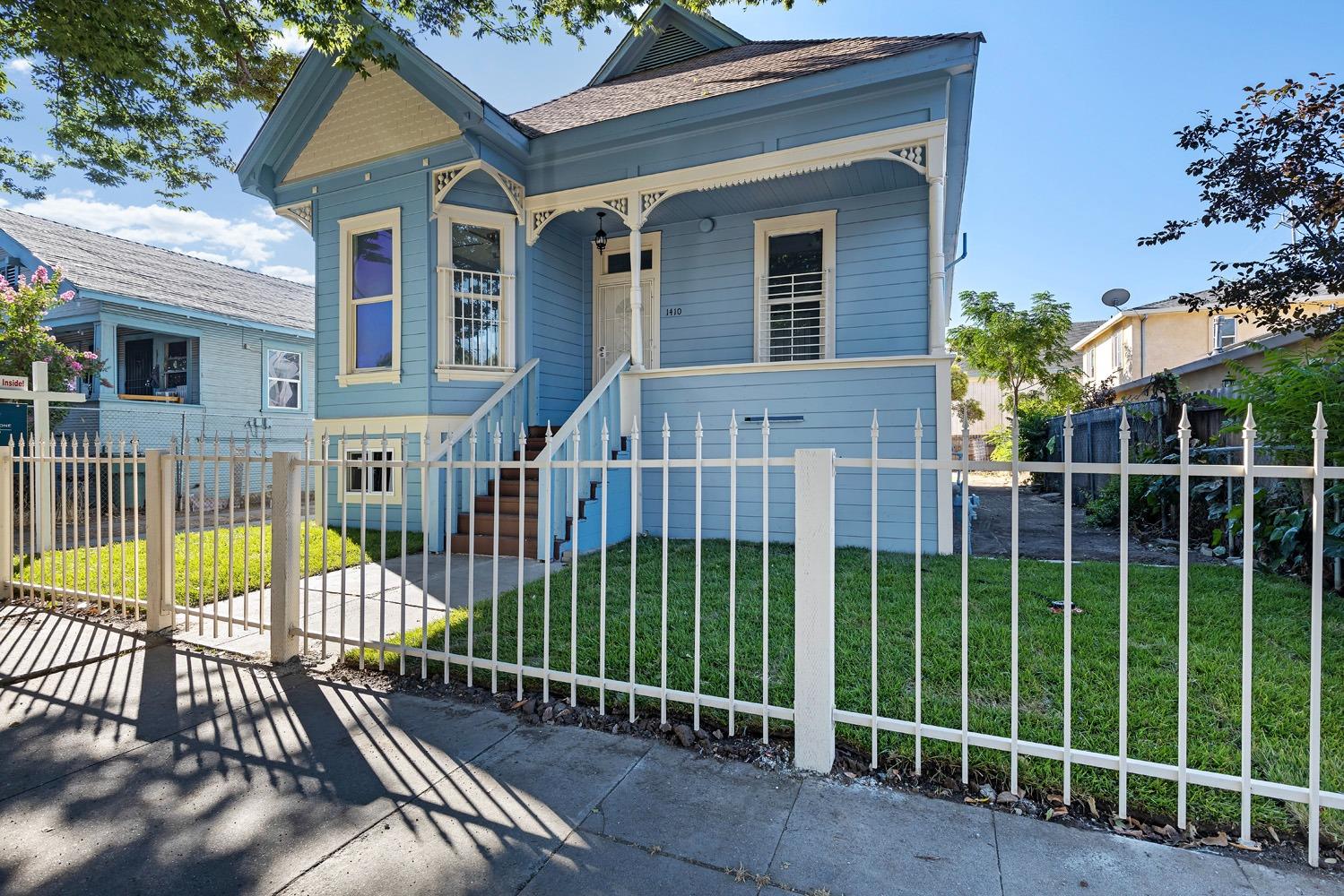 Detail Gallery Image 1 of 1 For 1410 E Market St, Stockton,  CA 95205 - 3 Beds | 1/1 Baths