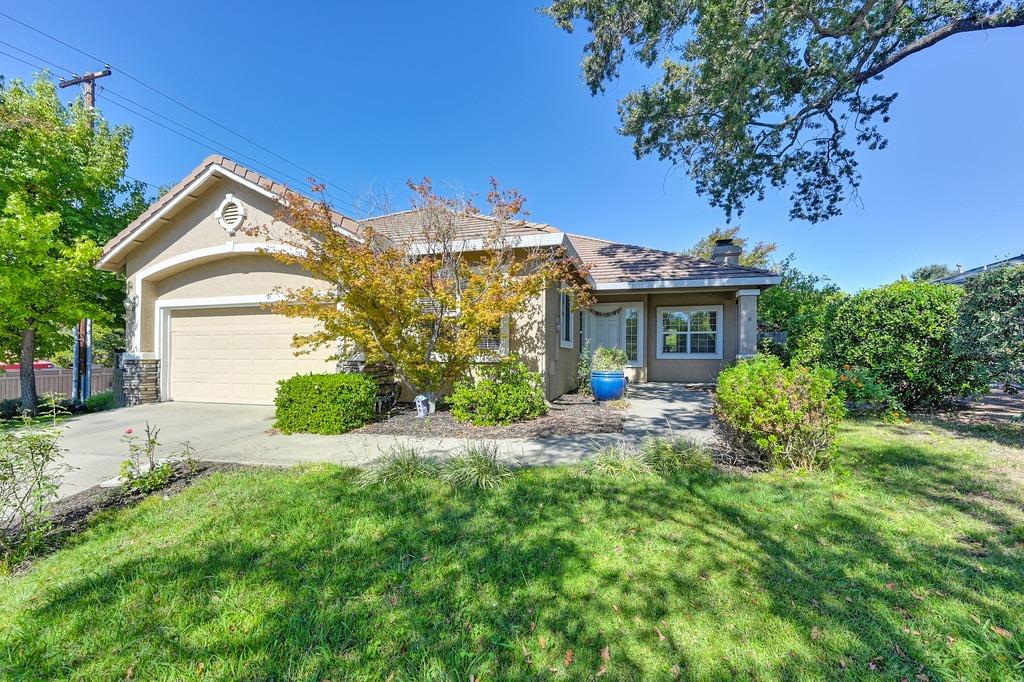 Photo of 8707 Windshire Ln in Orangevale, CA
