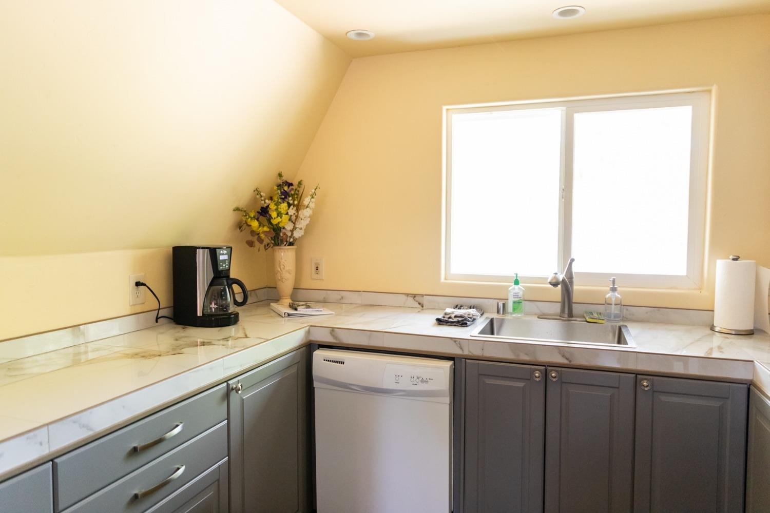 Gray Rock, Somerset, California image 36