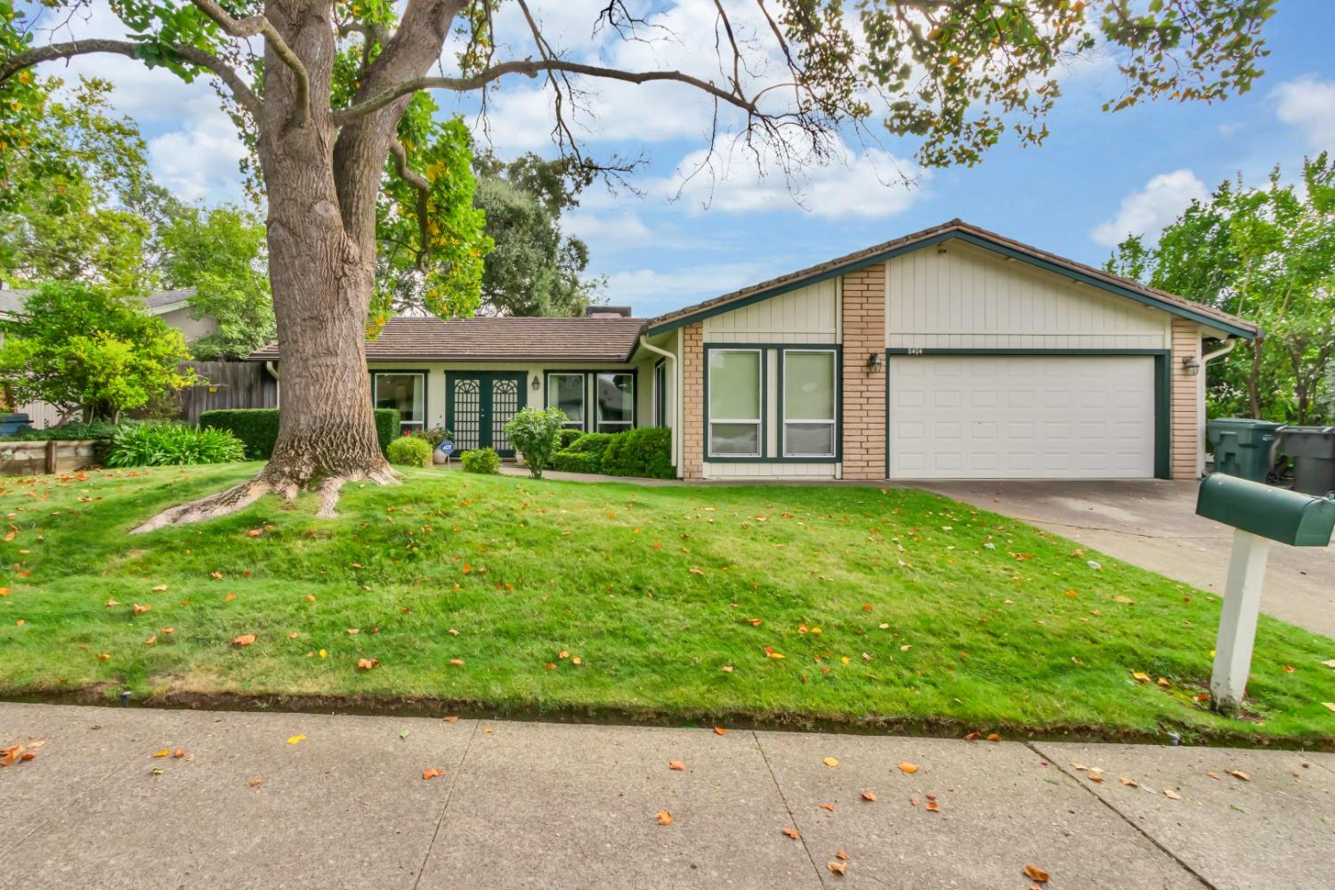 Photo of 8404 Gaylor Wy in Carmichael, CA
