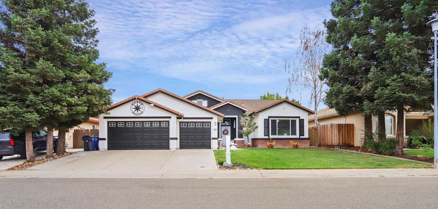 Photo of 1030 Armstrong Wy in Galt, CA